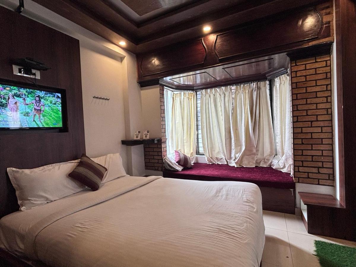 Hotel Raj Empire Майсур Экстерьер фото